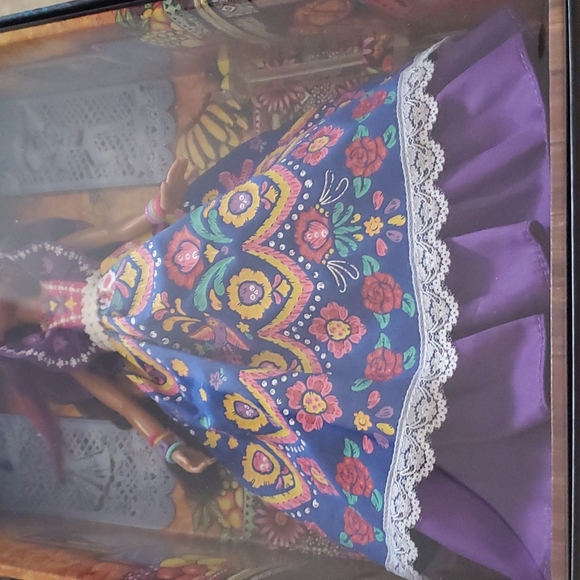 Barbie Dia de Muertos 2022 Barbie Collector Doll - Picture 5 of 11
